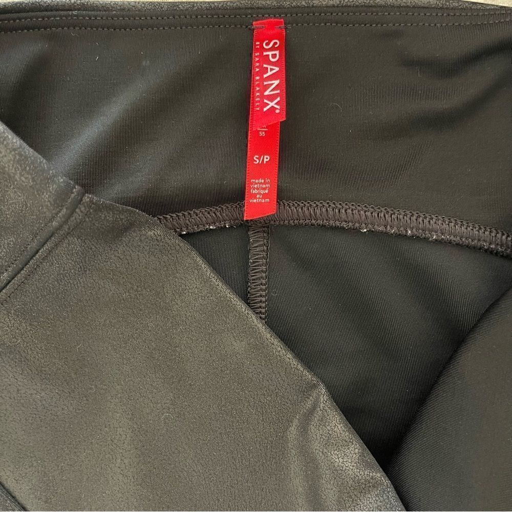 SPANX Faux Leather Leggings - Picture 3 of 3